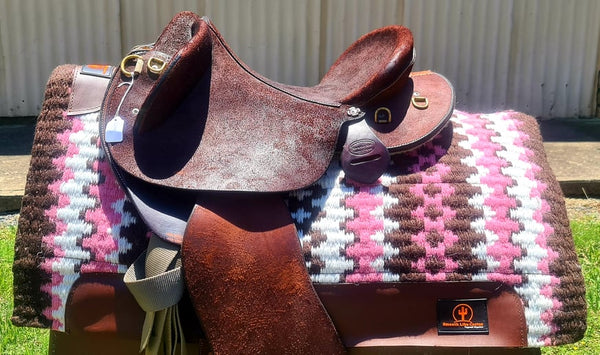 Contoured Pink Woolen Show Pad