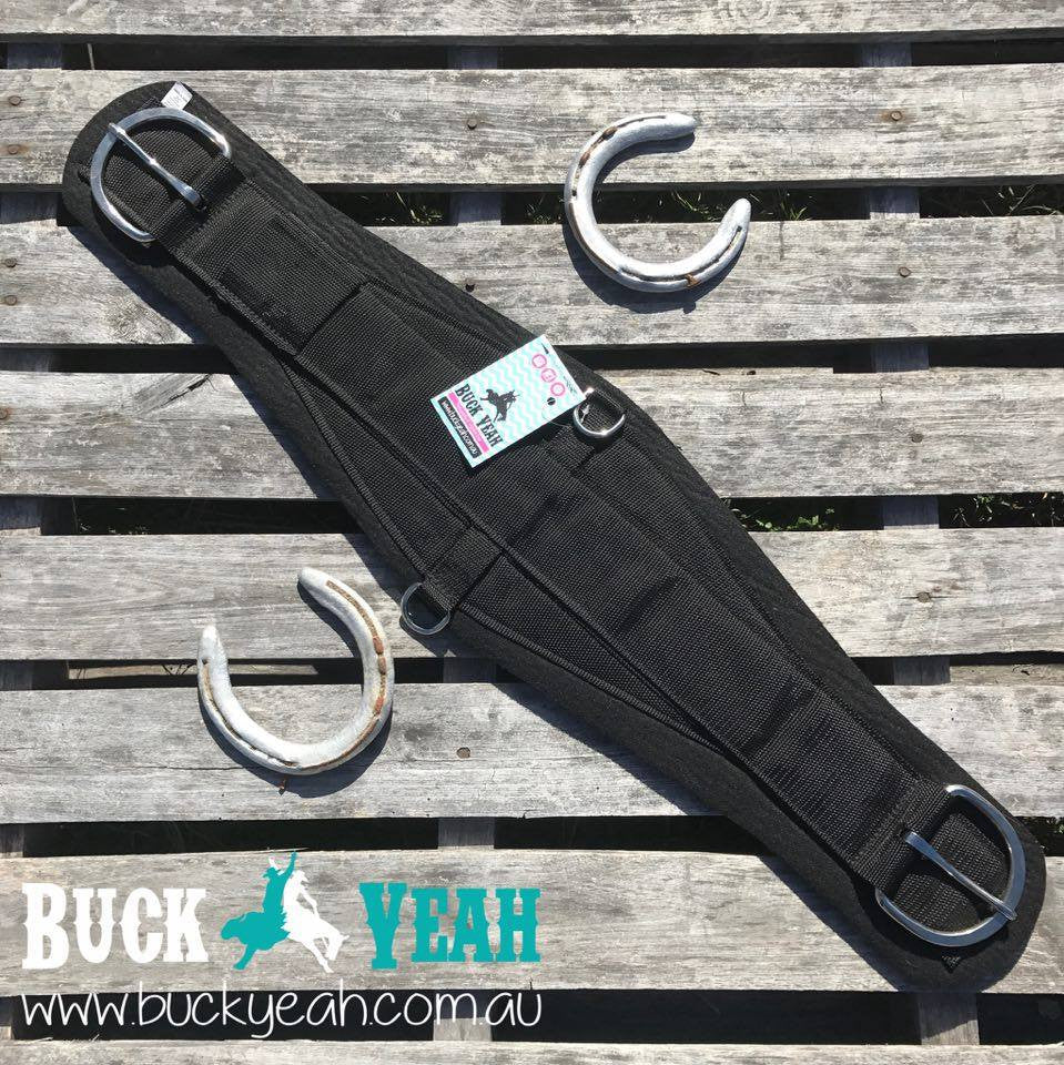 Felt roping girth with neoprene center